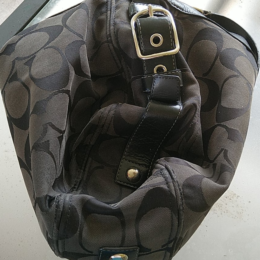 Coach Shoulderbag - Picture 5 of 11